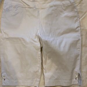 White above the knee Capri
